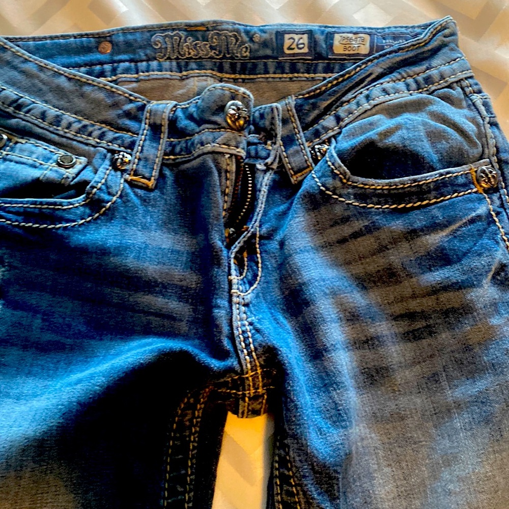 Miss me jeans boot leg size 26 embroidered back pockets